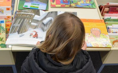 Lo que aprenden los niños cuando van a la biblioteca