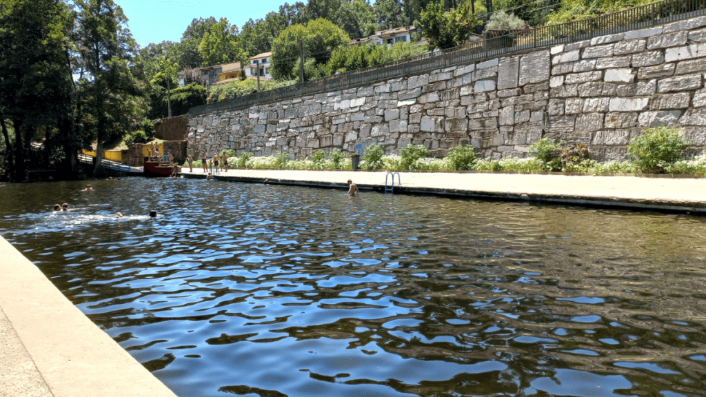 piscinas naturales cerca de san pedro del arroyo