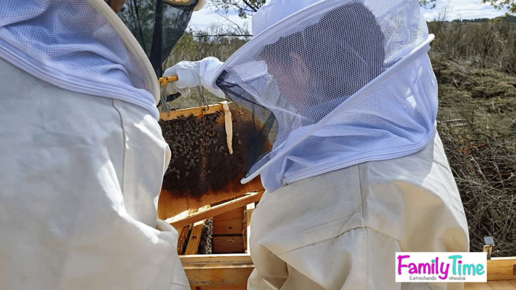 apicultor con familytime