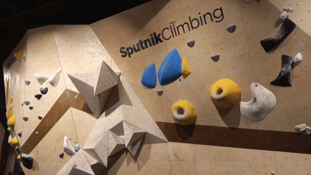 Escalad en Sputnik Climbing